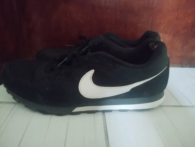 Tênis Nike e puma para treinar