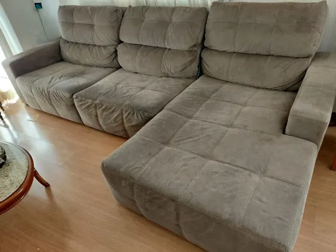 Sofá de 4 lugares em anexo chese