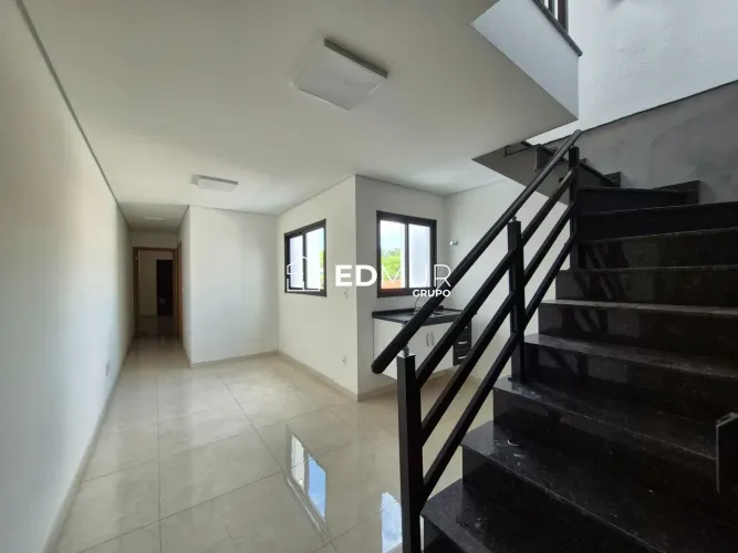 COBERTURA para ALUGUEL com 104m² no bairro Santa Terezinha com 2 quartos e 1 vagas. Santo
