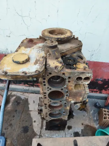 Vende-se motor Cummins série C 