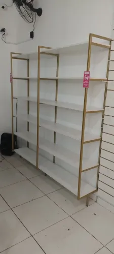 LOJA FECHADA - MOBILIÁRIO ESTILO INDUSTRIAL (ferro e madeira)