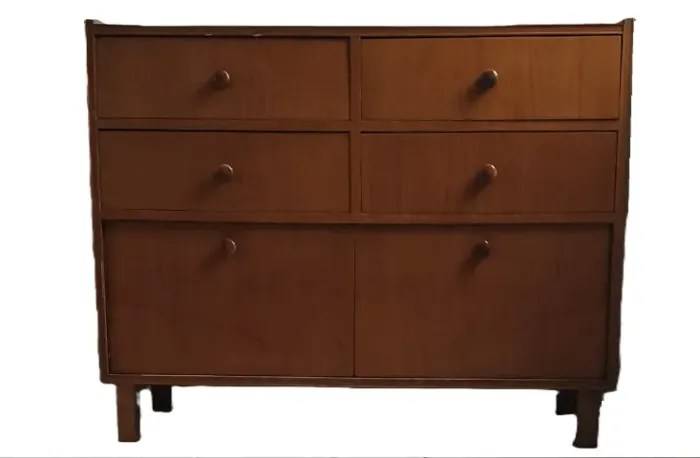 Cômoda de peroba rosa maciça retrô