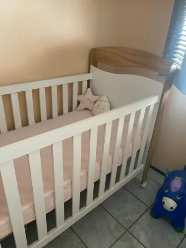 Berço Americano + Vira Cama+suporte p/mobile+ rodinhas