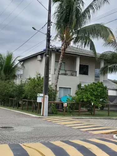 Sobrado com 4 dormitórios à venda, 196 m² por R$ 1.100.000,00 - Abrantes - Camaçari/BA