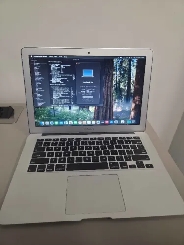 MacBook Air 2017 - 8 GB DDR3 - 128 GB SSD - 49 ciclos de bateria - C/ caixa - NOVO