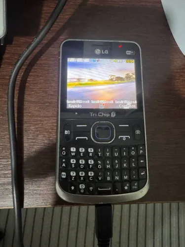 Celular 3 chips LG C333