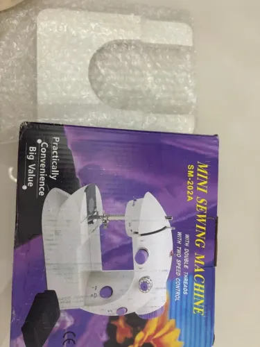 Mini maquina de costura portátil com mesa