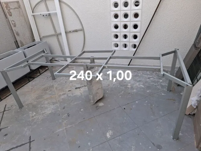 Base de ferro para mesa, medidas 2,40x1,00