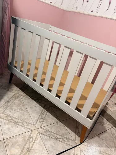 Vendo berço semi novo. usado poucas vezes. bem conservado 