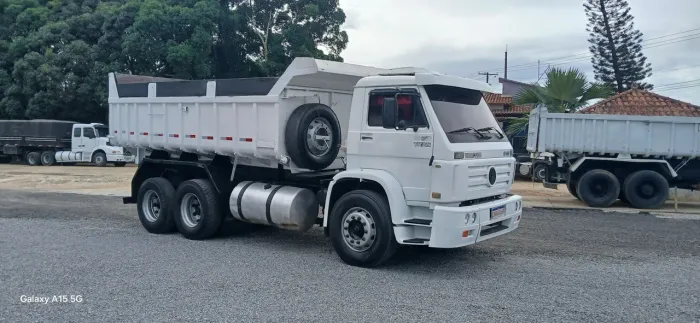 VW 18-310 ANO 2005 6X2 NA CAÇAMBA