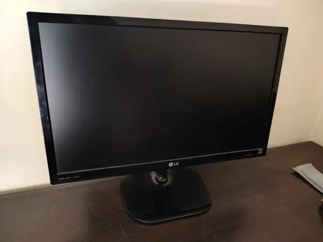 Monitor LG 24"