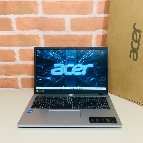 Notebook Acer i3 de 12ª Geração/ Ram 8GB/ Ssd 256GB/ FullHD/ Placa Intel Graphics 4GB 