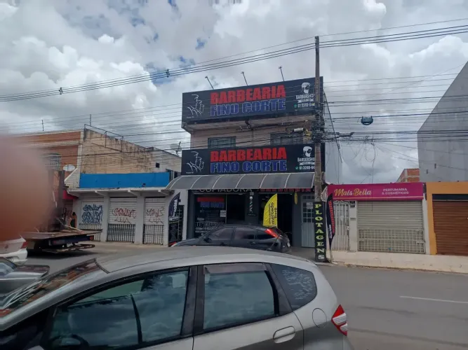 Aluga-se um excelente aparta 01 quarto sala com cozinha varanda qs 11 conj D av principal 