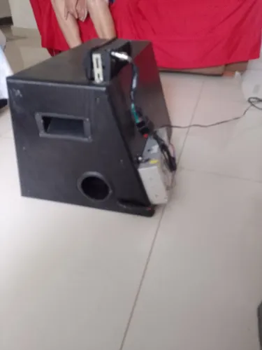 caixa de som automotivo e residencial tem uma fonte de energia amplificada um alto de12 um