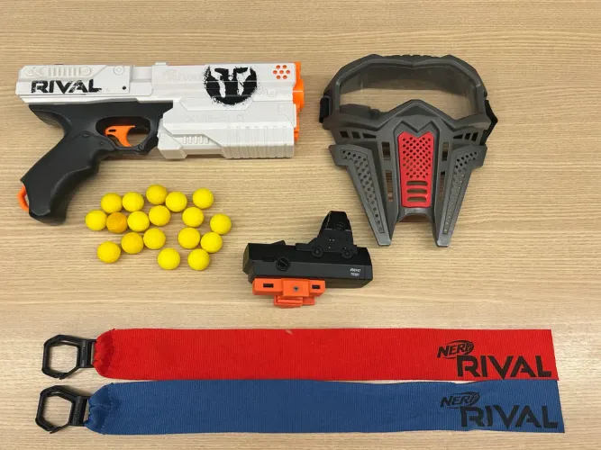 Nerf Rival XVIII-500 mais mira laser Rival 