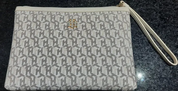 Bolsa cluch Tommy Hilfiger