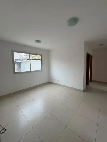 Imóvel para aluguel possui 59 metros quadrados com 3 quartos em Vila Cloris - Belo Horizon