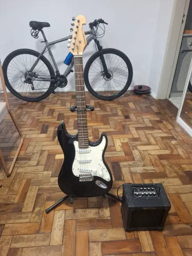 Guitarra Fender Giannini Stratocaster Lr Cor Preto