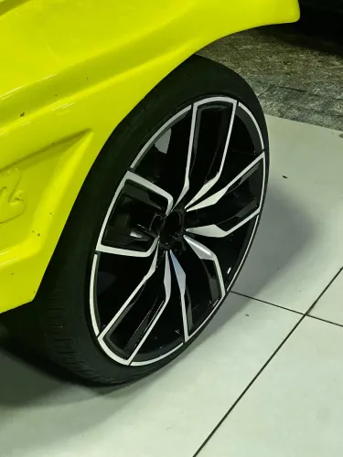 Rodas e pneu BMW originais aro 20