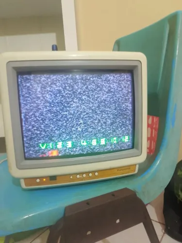 Tv Panasonic de 10 polegadas retirada em Águas lindas