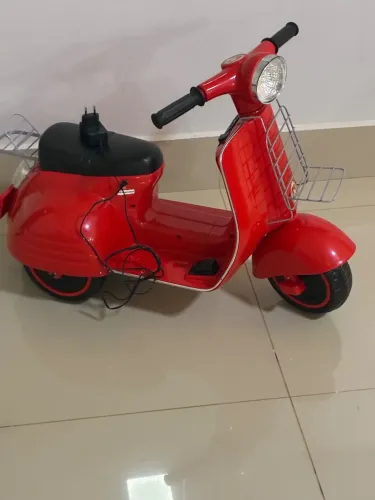 Lambreta Elétrica Infantil Retrô Bandeirante Vermelha 6V