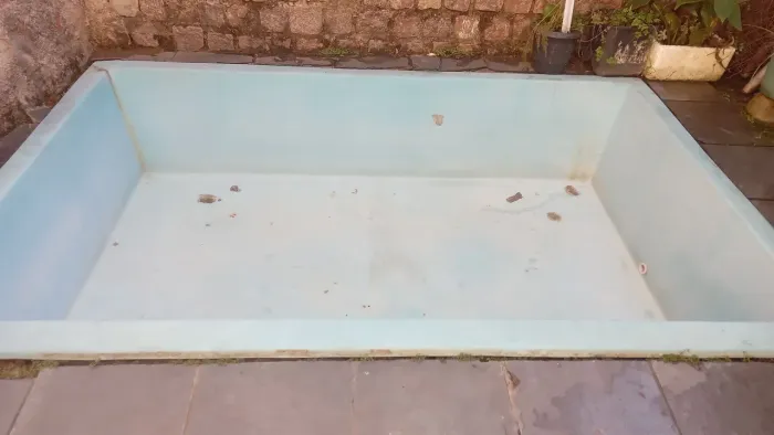 Vendo uma piscina, med.1,80×2.80