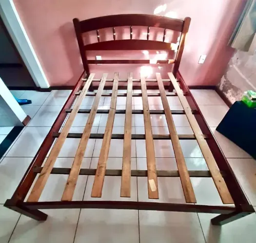 Cama Casal de Madeira