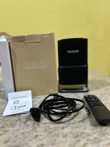 Vende - se Mini Projetor