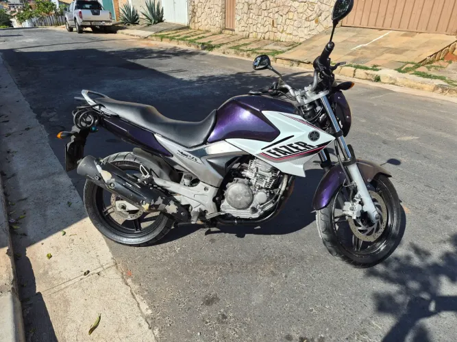 Yamaha Fazer 250 - Roxa