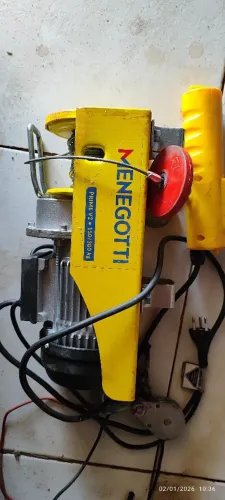 Guindaste/guincho Menegotti 