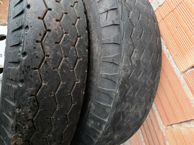 Peneu de caminhão com roda