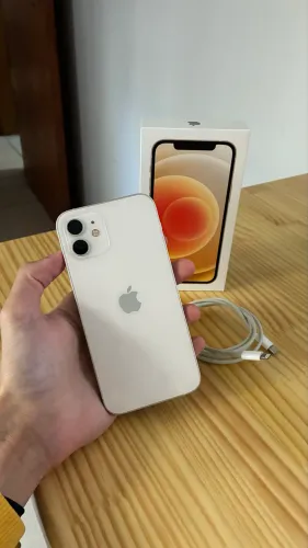 iPhone 12 64GB Branco