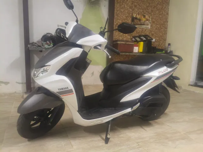 Yamaha fluo 2004/25