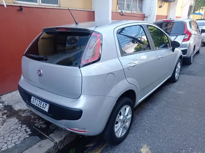 Fiat Punto Attractive 1.4 Fire Flex 8V 5P 2014