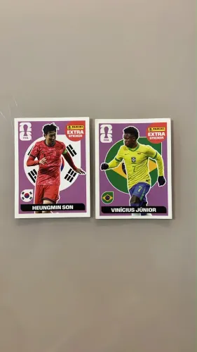 VINICIUS JÚNIOR + SON EXTRA STICKER ROXO LEGEND COPA DO MUNDO 2026