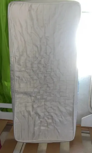 Vendo cama infantil/colchão 