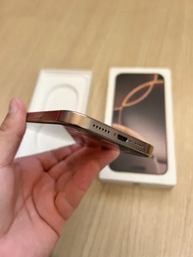 IPHONE 16 PRO MAX GOLD 256GB - Novíssimo