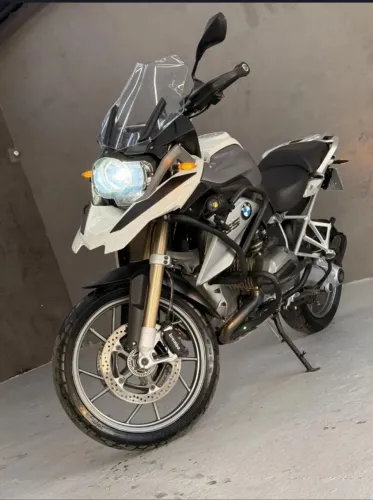 Vendo moto BMW GS 1200 muito conservada tel *