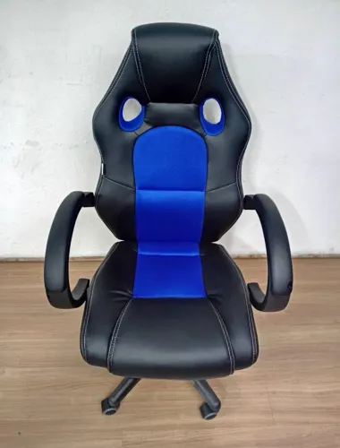 Cadeira gamer azul e preta