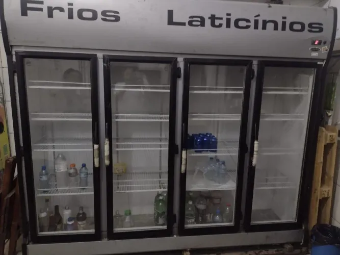 Geladeira de Frios e Laticínios