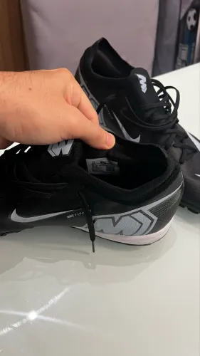 Chuteira Society Nike Air Zoom Vapor 16 Preta