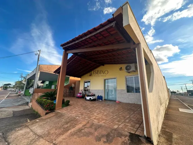 Casa com Suíte, Energia Solar e Hidromassagem por R$ 465 mil no Nova Era III