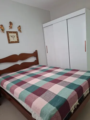 Cama de casal com colchão 