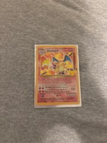 Charizard 4/102 celebração