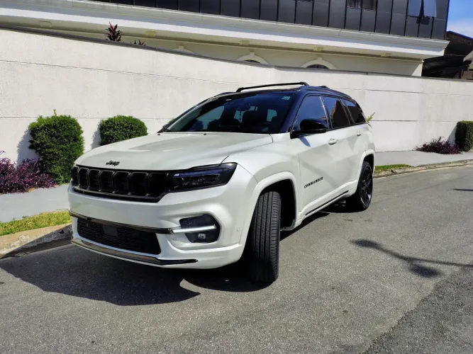 Jeep Commander Black Hurricane 2.0 4X4 TB AUT 2025