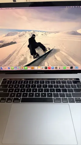 MacBook Pro i9 16GB