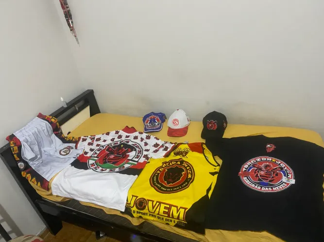 Roupas de torcida organizada (vendo peças separadas)