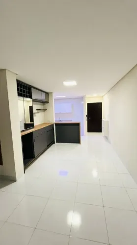 Apartamento para venda tem 80 metros quadrados com 2 quartos