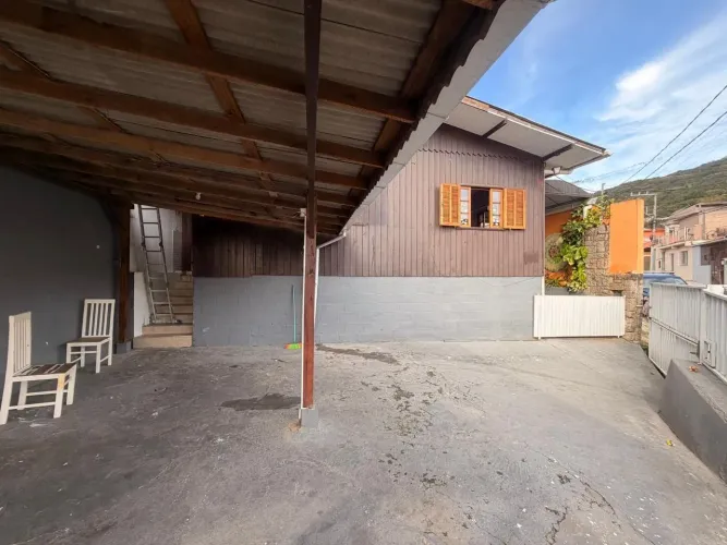 ALUGO CASA MONTE VERDE