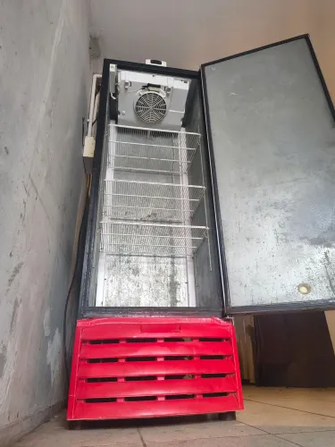 Cervejeira imbera gelando muito bem dependendo do local entrega grátis hoje mesmo